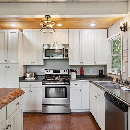Southern Oak At Chalet Village - 5 Minutes From Gatlinburg And National Park Exterior photo