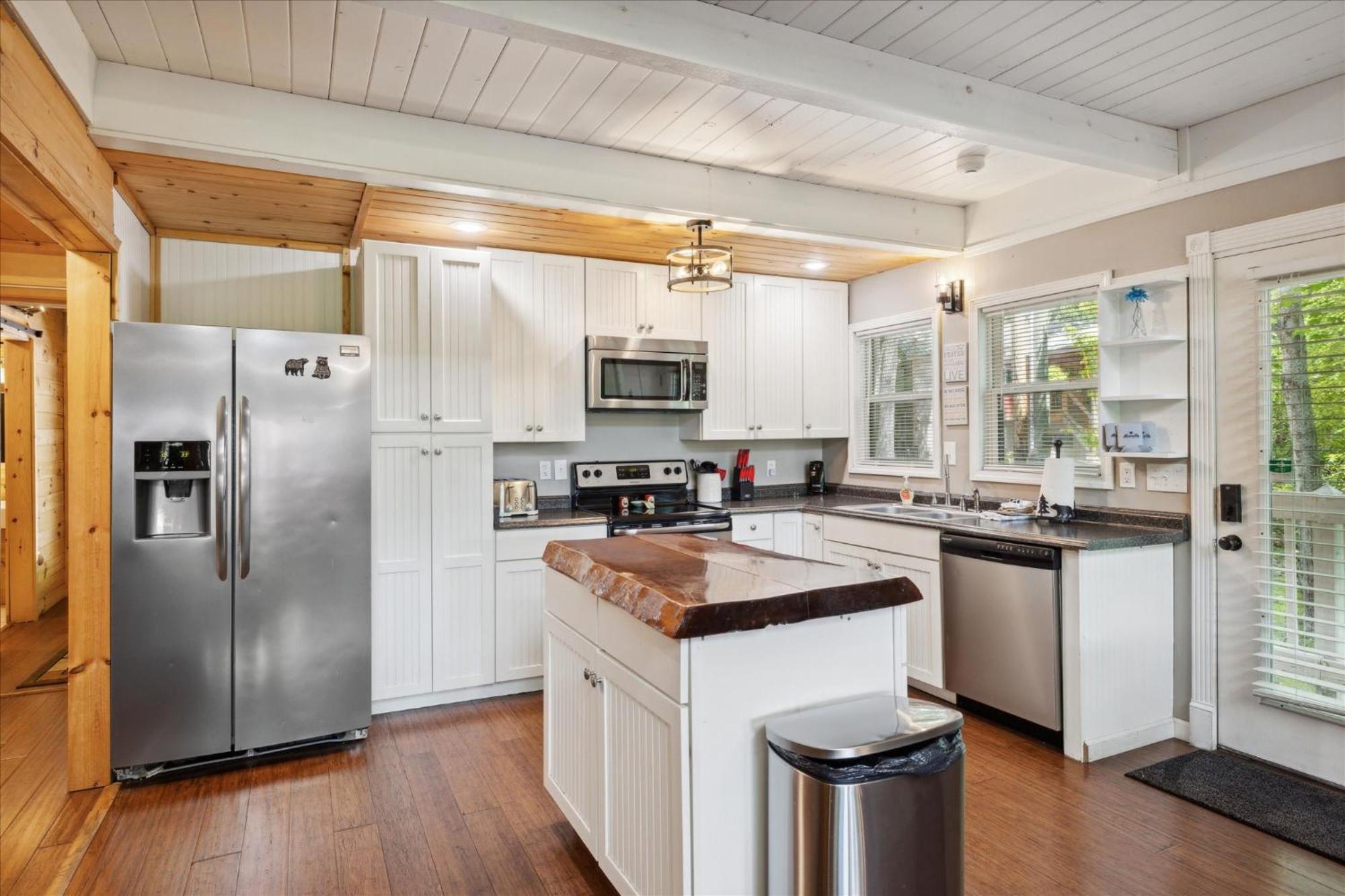 Southern Oak At Chalet Village - 5 Minutes From Gatlinburg And National Park Exterior photo