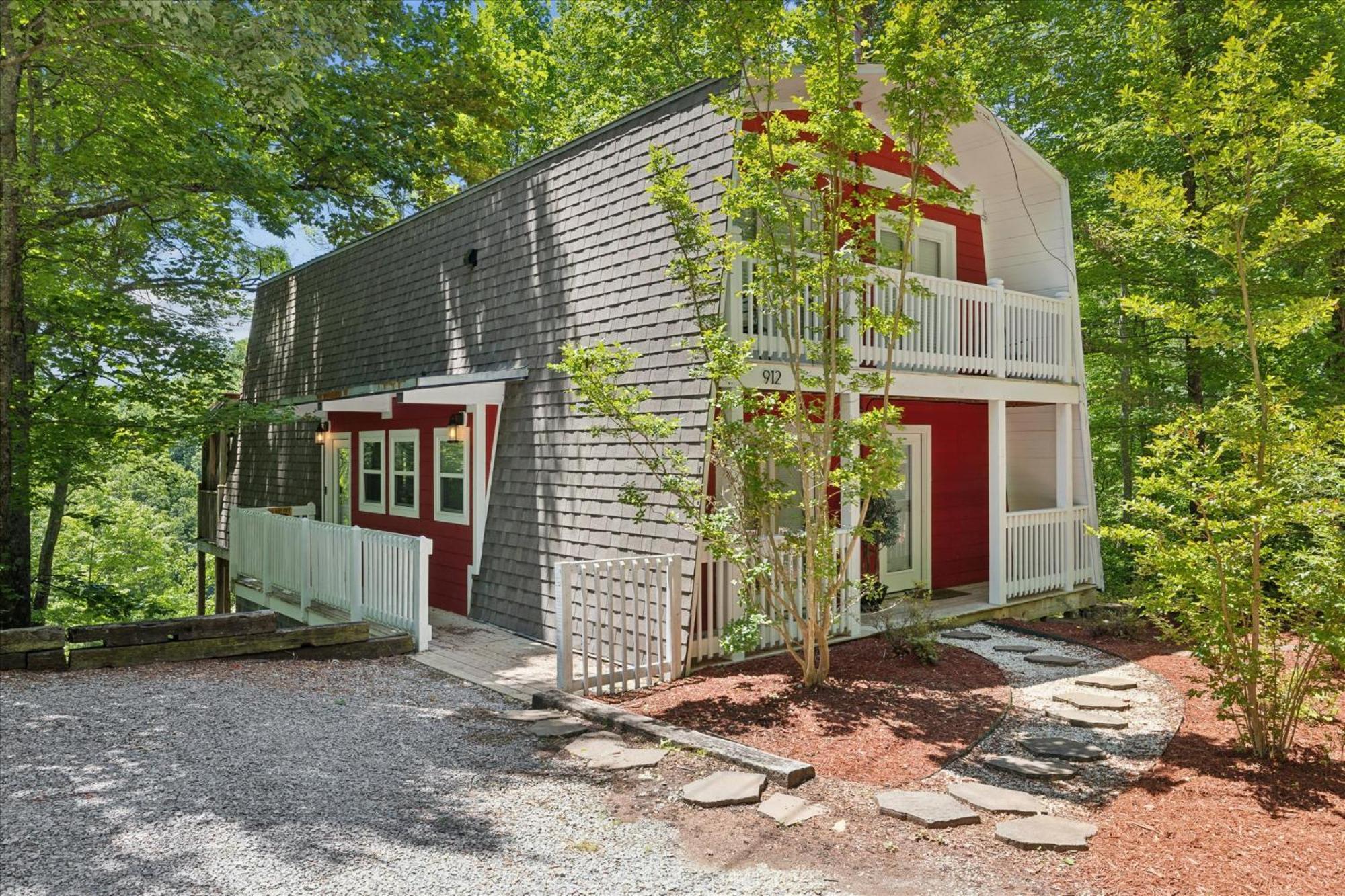 Southern Oak At Chalet Village - 5 Minutes From Gatlinburg And National Park Exterior photo